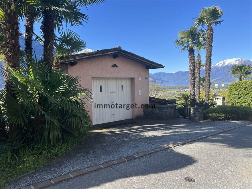 Garage u. Stellplatz